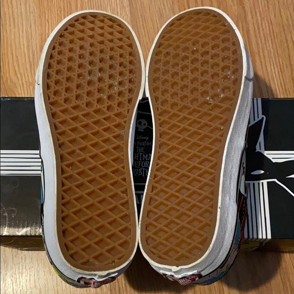 **SOLD** Nightmare Before Christmas Vans - Picture 7 of 8